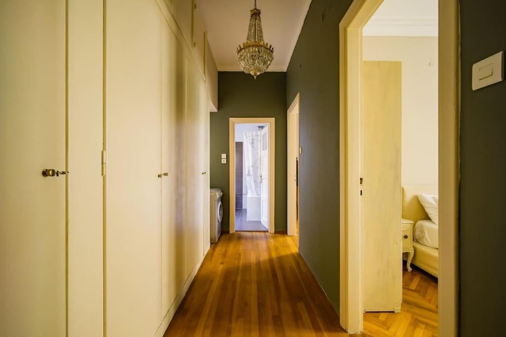 Emporikon Apartment Steps From Historic Center Athens Exterior photo
